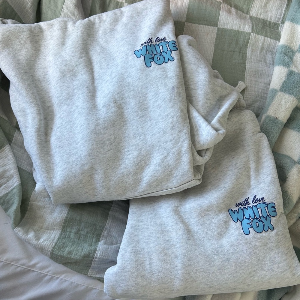 White Fox Gray Sweatshirt and sweatpants